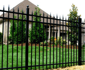 GreatFence-Staggered-Spear-Aluminum-Fence