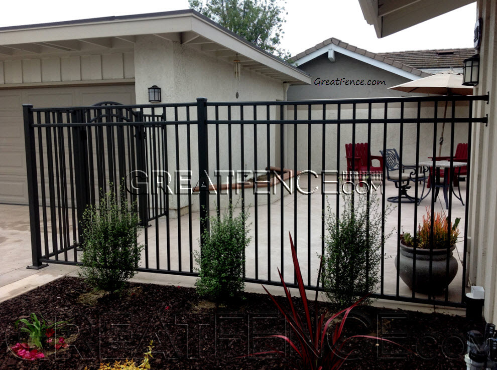 Style 9 Residential Aluminum Fence in Black