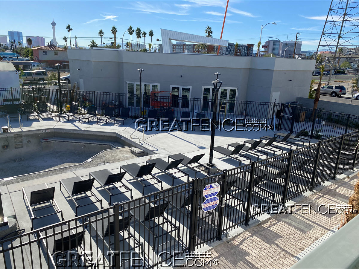 Commercial Aluminum Fencing and Gates - STYLE 4