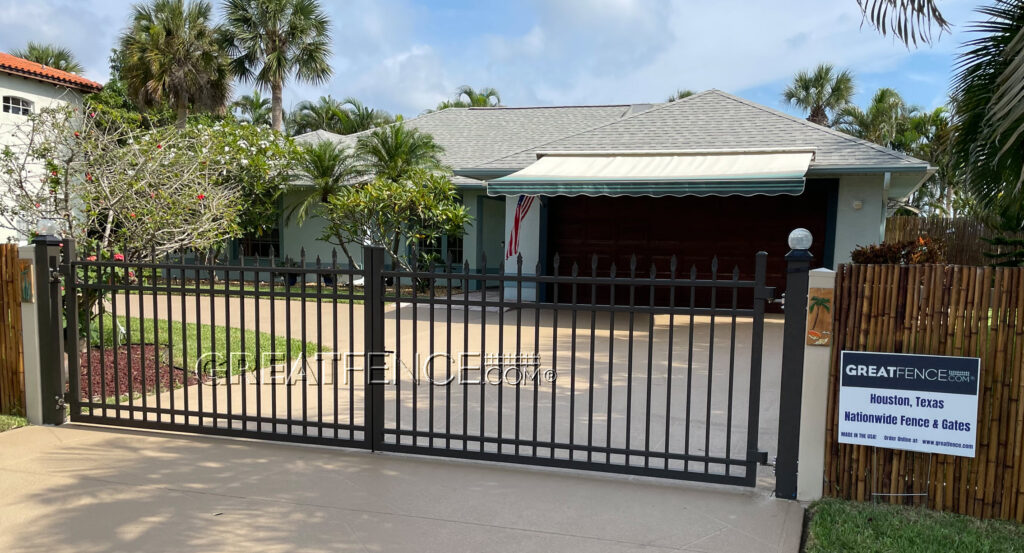 Commercial Aluminum Double Gate - STYLE 2