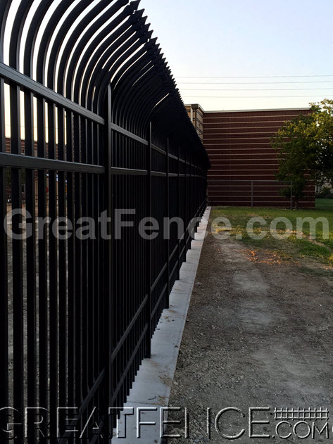 Industrial Aluminum Curved Picket High Security Fence Panel